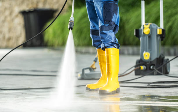 Best Garage Pressure Washing  in Weimar, TX